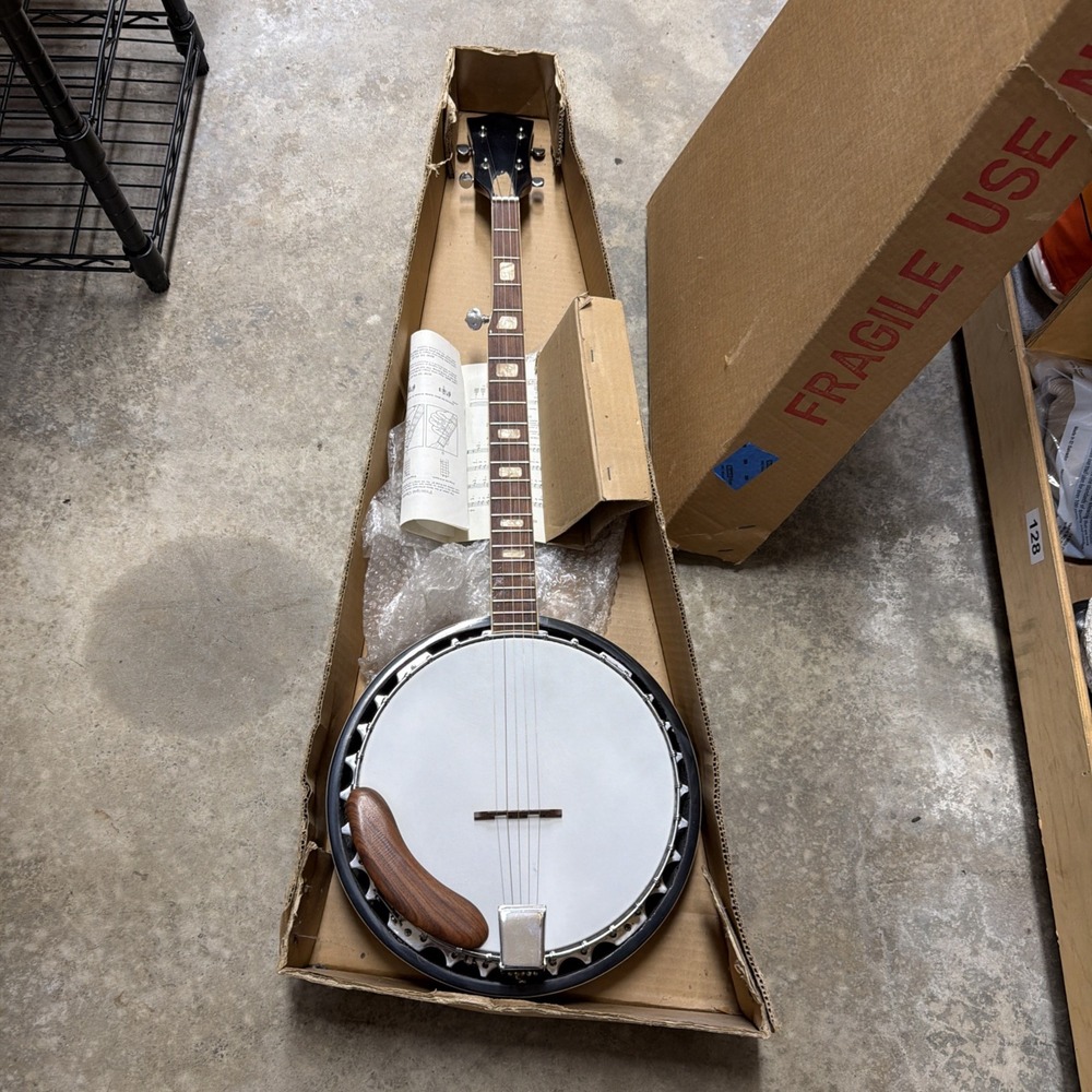 Vintage Global Model 4008 5-String Closed-Back Banjo